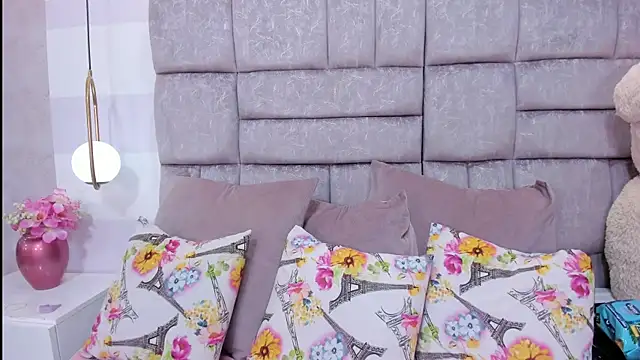 melaniee jones online show from 28, 4, 2026