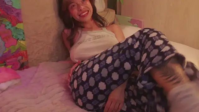 Kitty arts online show from 26, 1, 2025