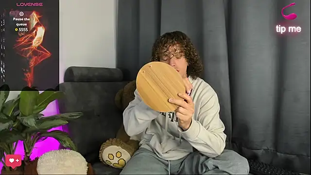 All3ssandr0 online show from 26, 2, 2025