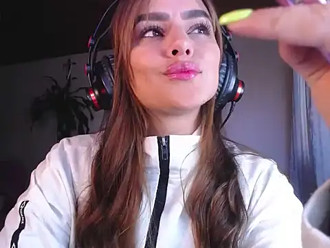 Snapshot of Lu_perez chatting on 13, 9, 2025 Lu perez online show from 13, 9, 2025