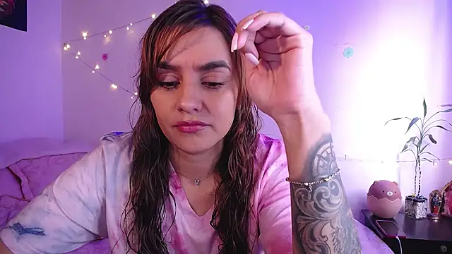 Snapshot of Lu_perez chatting on 3, 11, 2025 Lu perez online show from 3, 11, 2025