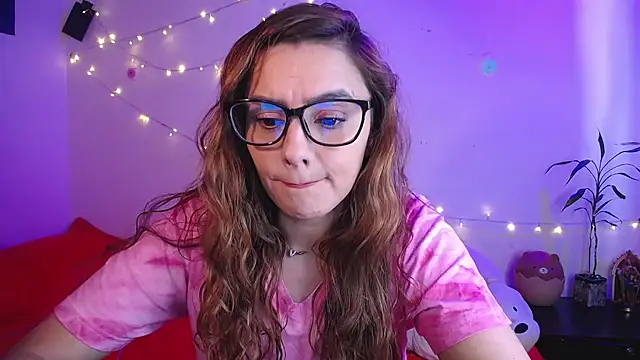 Snapshot of Lu_perez chatting on 8, 11, 2025 Lu perez online show from 8, 11, 2025