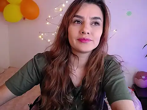 Snapshot of Lu_perez chatting on 26, 11, 2025 Lu perez online show from 26, 11, 2025