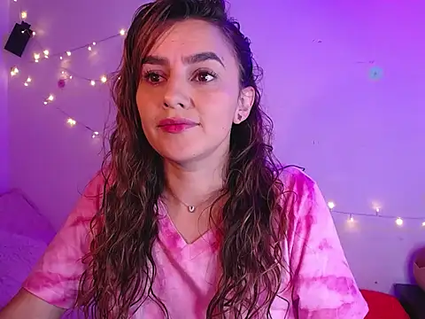 Snapshot of Lu_perez chatting on 10, 11, 2025 Lu perez online show from 10, 11, 2025