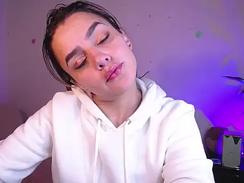 Snapshot of Lu_perez chatting on 2, 12, 2025 Lu perez online show from 2, 12, 2025