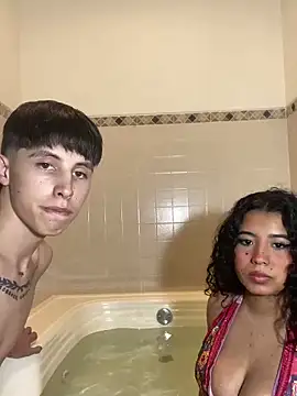 G Poseidon y Cloe online show from 8, 12, 2024