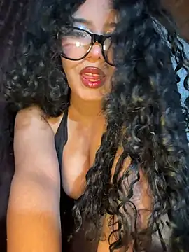 Snapshot of G_Poseidon_y_Cloe chatting on 5, 4, 2026 G Poseidon y Cloe online show from 5, 4, 2026