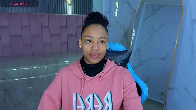 Snapshot of Violeth_b chatting on 8, 6, 2026 Violeth b online show from 8, 6, 2026