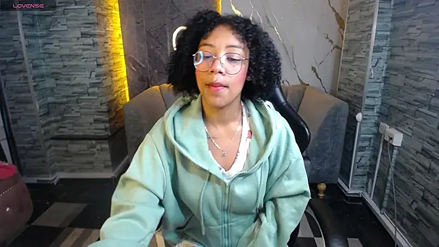 Violeth b online show from 9, 10, 2025