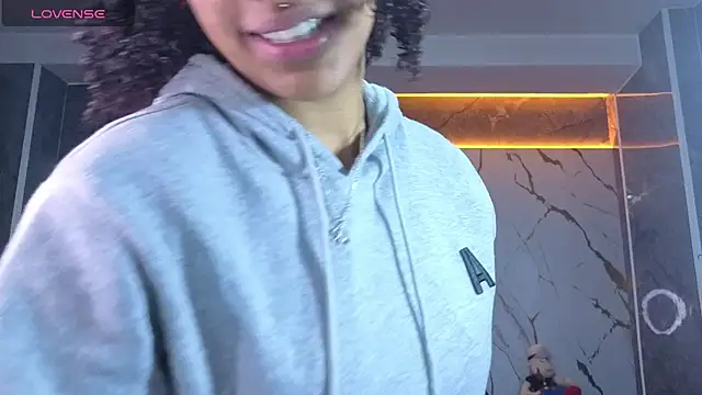 Snapshot of Violeth_b chatting on 9, 7, 2026 Violeth b online show from 9, 7, 2026
