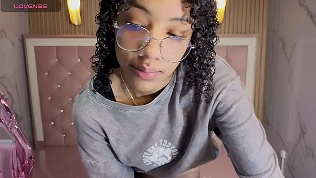 Violeth b online show from 19, 12, 2025