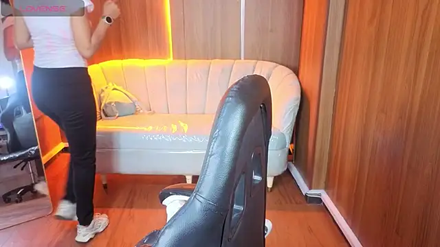 Violeth b online show from 9, 1, 2026