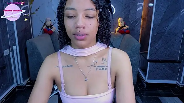 Snapshot of Violeth_b chatting on 28, 5, 2026 Violeth b online show from 28, 5, 2026
