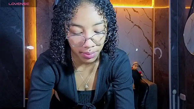 Snapshot of Violeth_b chatting on 30, 6, 2026 Violeth b online show from 30, 6, 2026