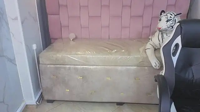 Violeth b online show from 10, 3, 2026