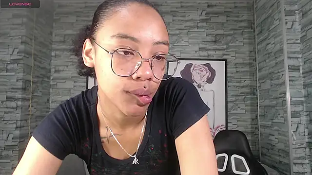 Violeth b online show from 4, 10, 2025