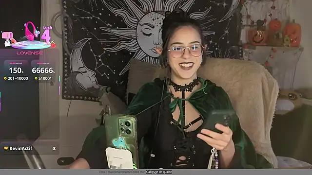 LisandreLaVenale online show from 10, 10, 2025