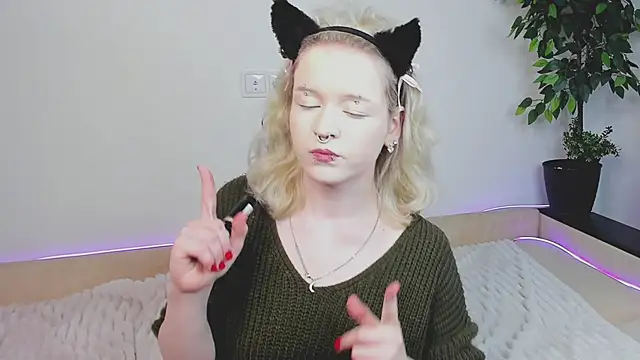 EdythElswick online show from 4, 4, 2026