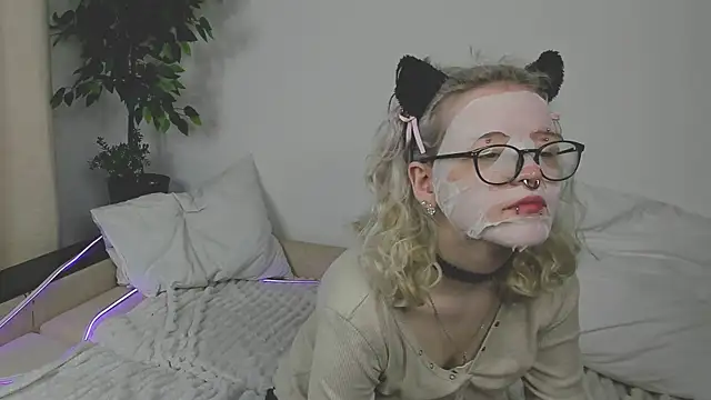 EdythElswick online show from 6, 4, 2026