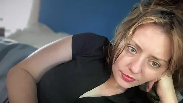 SkarlettRose96 online show from 17, 9, 2025
