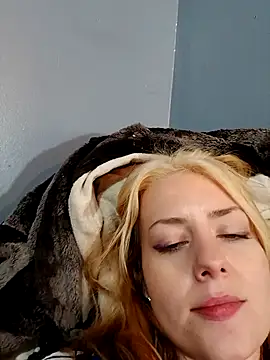 SkarlettRose96 online show from 3, 11, 2025