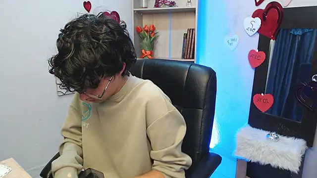 Jeam hot online show from 4, 3, 2025