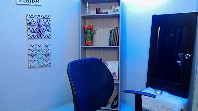 Jeam hot online show from 2, 2, 2025