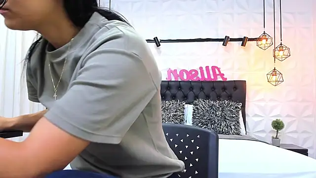 Alison Wiley online show from 27, 2, 2025