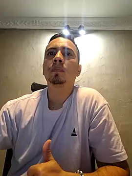 mikellwilliams10 online show from 20, 6, 2026