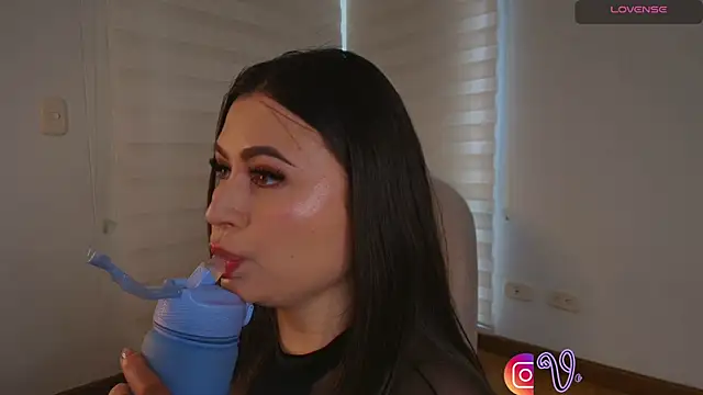 venusleroy  online show from 26, 10, 2025