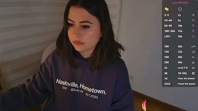 venusleroy  online show from 5, 11, 2025