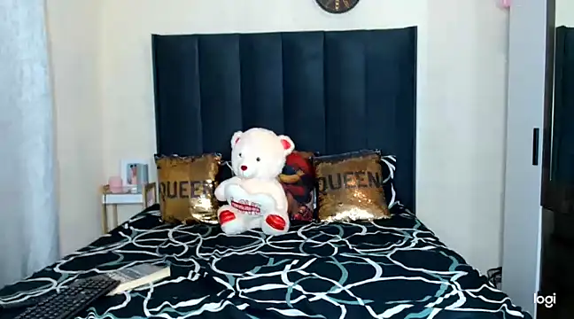 quenliyasa online show from 8, 3, 2025