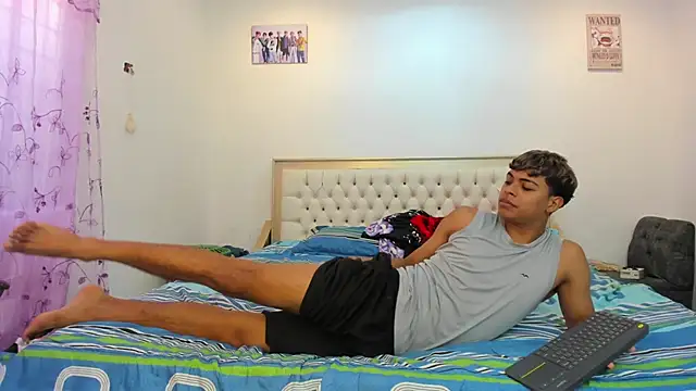 dafnezahiraa  online show from 30, 1, 2025