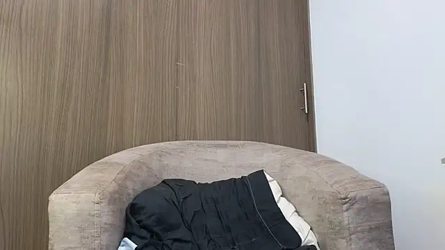 Scarlett is here online show from 9, 11, 2025