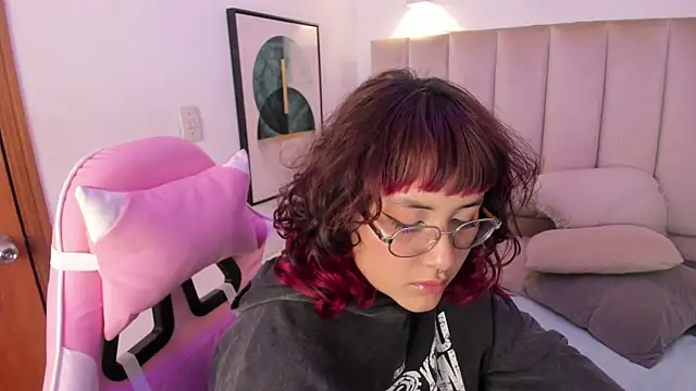 Haru Bonny online show from 13, 12, 2025