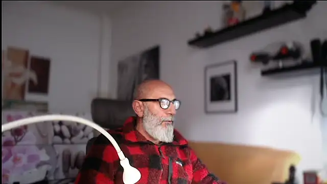 Snapshot of perro-de-katty chatting on 17, 11, 2025 perro-de-katty online show from 17, 11, 2025