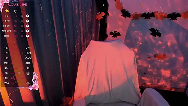 Lei White online show from 27, 10, 2025