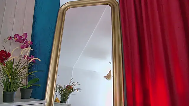 Foxxxy MILF online show from 10, 10, 2025