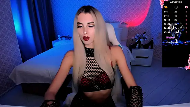 Snapshot of Emilia_Klar chatting on 8, 9, 2025 Emilia Klar online show from 8, 9, 2025