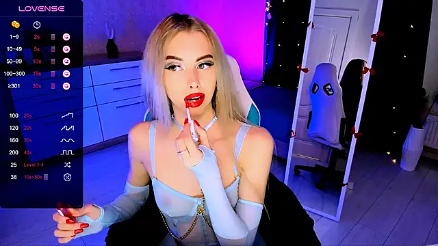 Snapshot of Emilia_Klar chatting on 13, 3, 2025 Emilia Klar online show from 13, 3, 2025