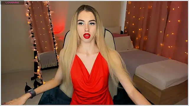 Snapshot of Emilia_Klar chatting on 5, 3, 2025 Emilia Klar online show from 5, 3, 2025