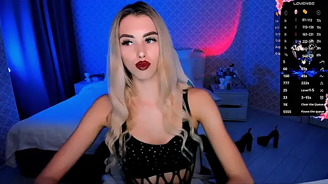 Snapshot of Emilia_Klar chatting on 11, 9, 2025 Emilia Klar online show from 11, 9, 2025