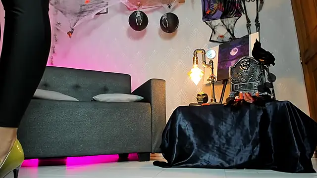 Alaia Love77 online show from 9, 10, 2025