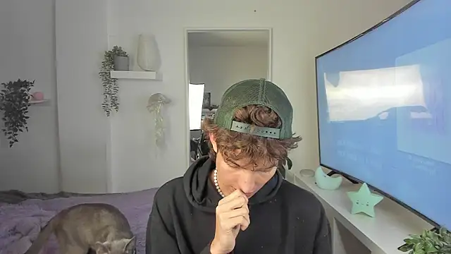 santy-kitty online show from 5, 12, 2025