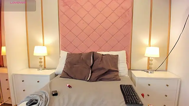 Issabella Roa online show from 20, 3, 2026