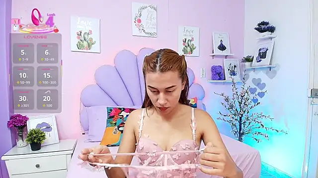 HannaPretthy online show from 9, 9, 2025