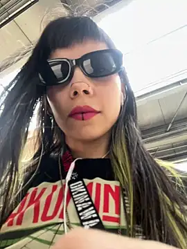 EemaHaruki online show from 18, 2, 2025