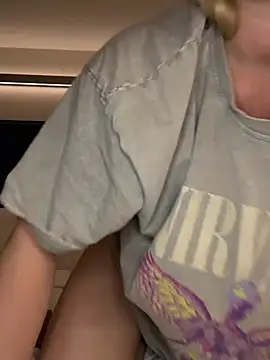 Sissy-Bee online show from 12, 2, 2025