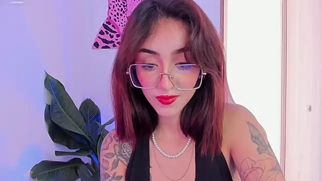 Snapshot of MelodieRoy chatting on 10, 2, 2025 MelodieRoy online show from 10, 2, 2025