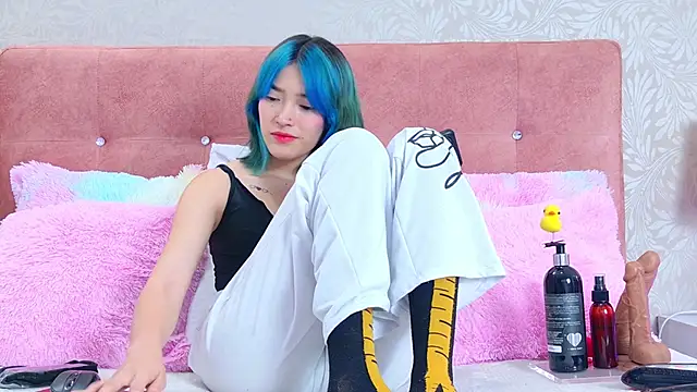 AlliciaKim online show from 24, 9, 2025